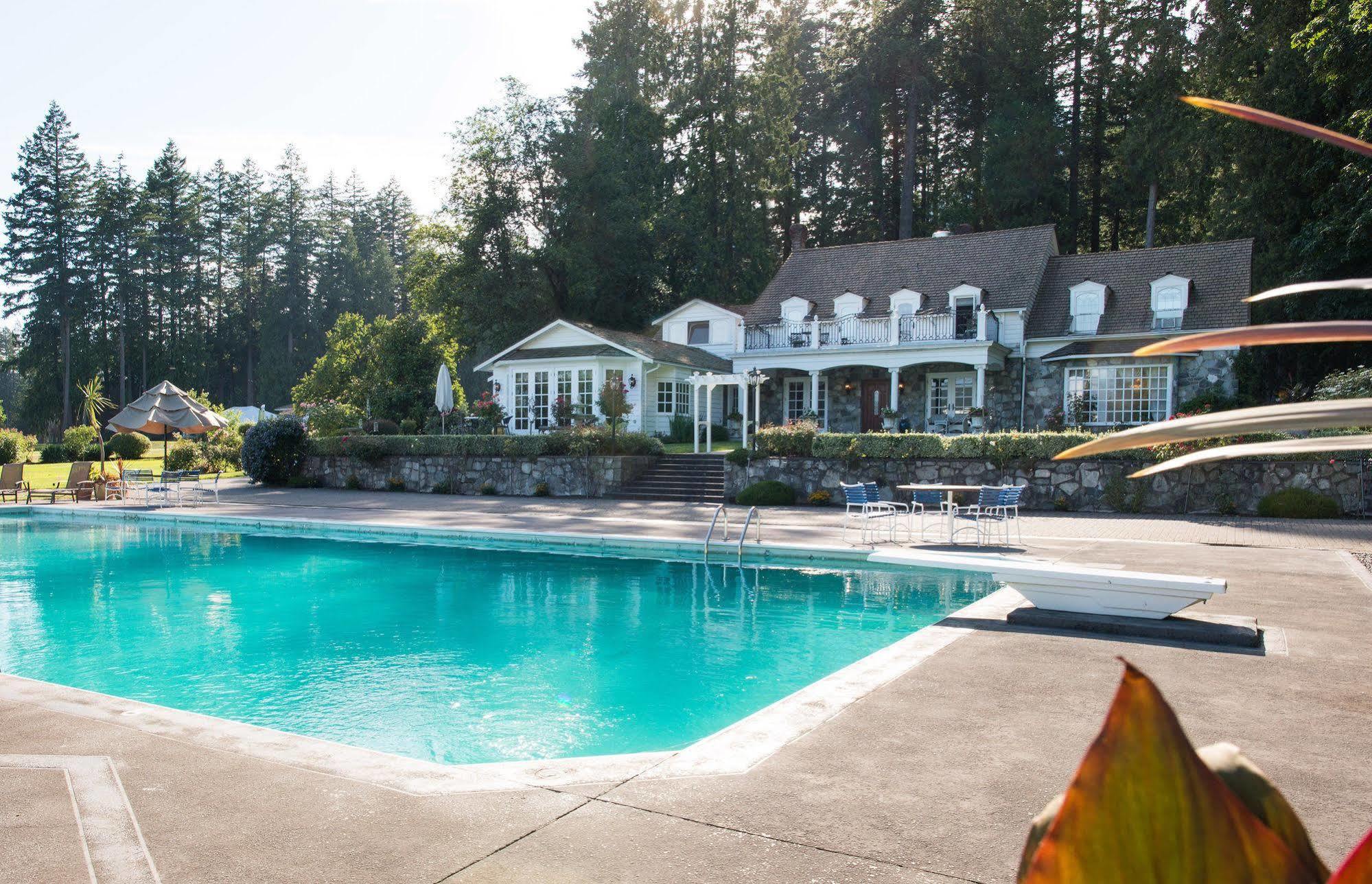 Rowena'S Inn On The River Harrison Mills Exterior photo